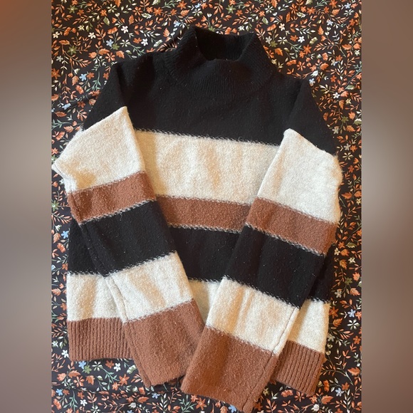 Turtleneck Pullover Sweater - Picture 5 of 6